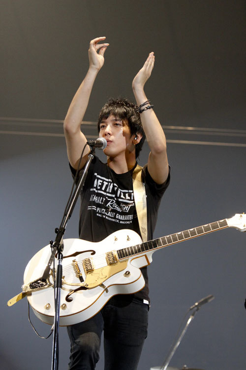 本日22 00 Cnblue 2nd Album Release Live 392 放送 ミイのおしゃべり広場 楽天ブログ