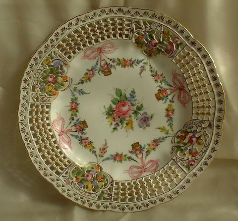 ドレスデン ブーケの透かし絵皿 | 魅惑の西洋食器でテーブル