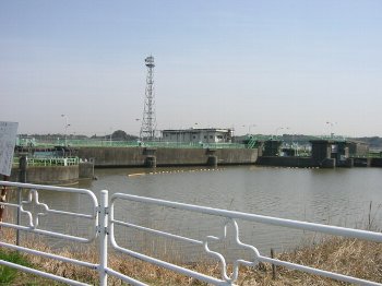 栄水門