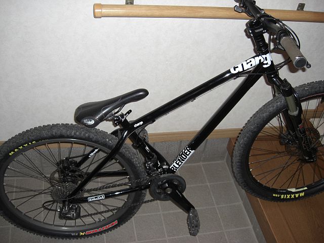 ボトムを作り続け40年 chergebikes BLENDER 26インチ（フレームのみの 