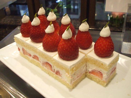 スイーツブフェ 魅惑のケーキ １ 帝国ホテル インペリアルラウンジ アクア ガレットのお菓子日記 楽天ブログ
