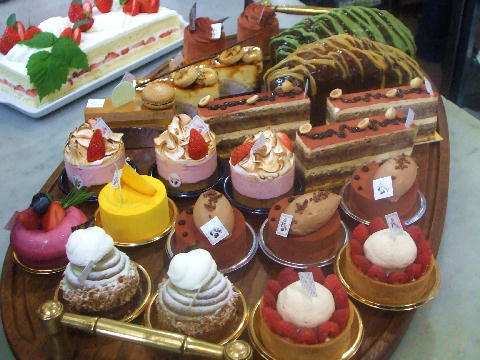 フランス菓子スリジェのケーキがずらり パティスの試食はすごい ガレットのお菓子日記 楽天ブログ