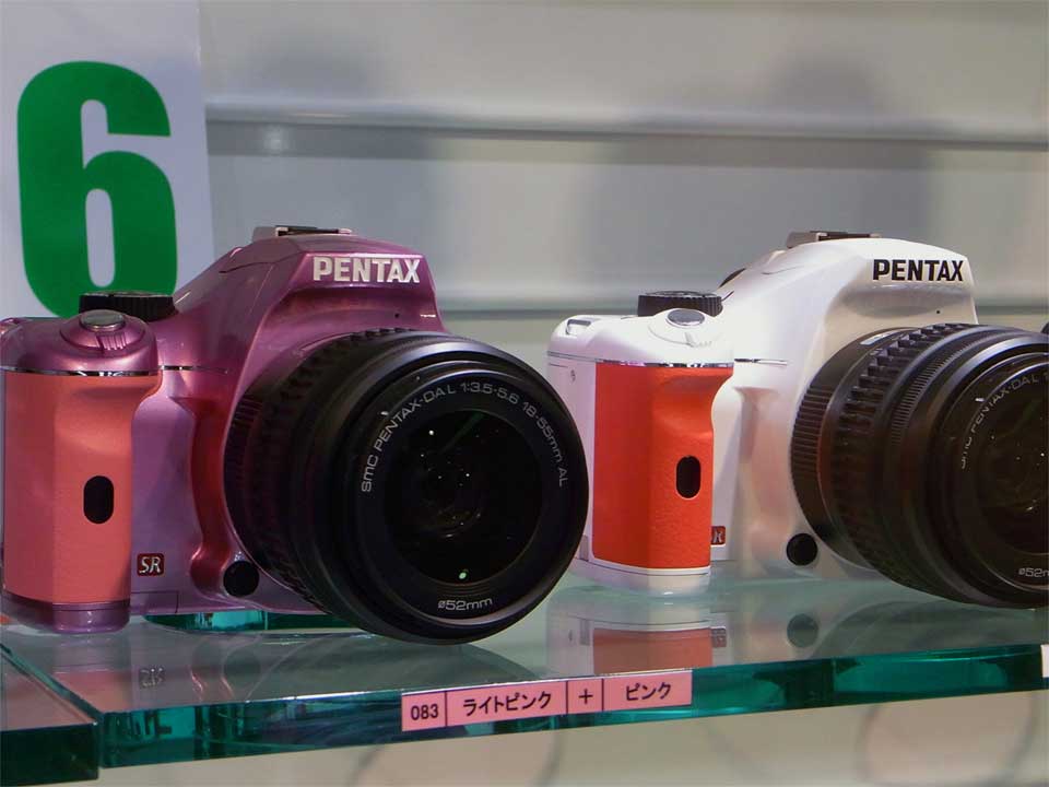 ヨシくん様⭐️おしゃれな一眼レフ✨PENTAX K-x ピンク ショット数少 PENTAX - PENTAX k-x ボディーカラー ピンクの通販 by MY shop