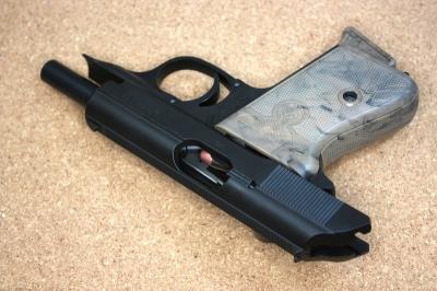 CAW ワルサーppk エーレンバッフェ モデルガン CAW ワルサーPPK エーレンバッフェ : 