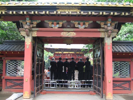 根津神社で出会った 国際結婚のカップル 集客アドバイザー 大江戸看板男の商売繁盛 総合研究所 楽天ブログ