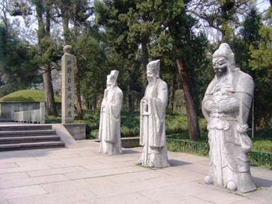 杭州”、歴史ロマン漂う「岳廟」 | 中国”上海”見たり、聞いたり