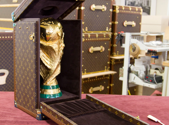 louis-vuitton-fifa-worldcup-trophy-2010-travel-case-front.jpg