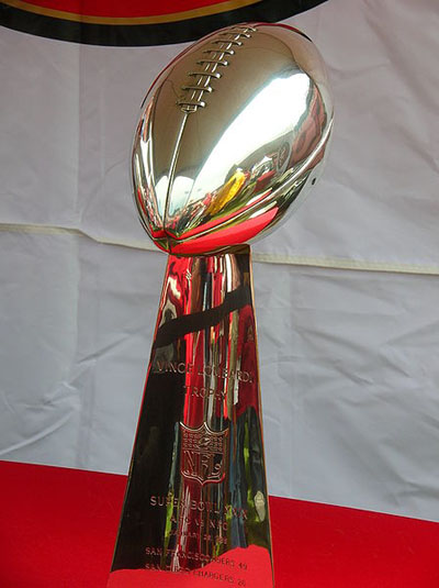 448px-Super_Bowl_29_Vince_Lombardi_trophy_at_49ers_Family_Day_2009.jpg
