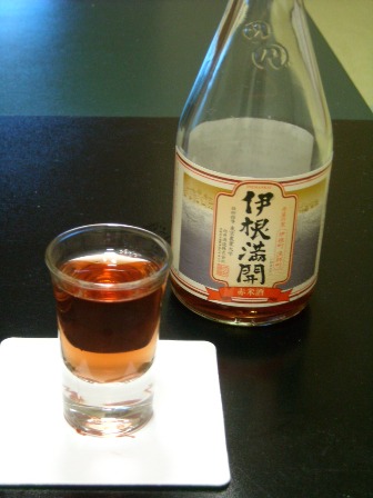 女性杜氏の醸した酒で古代米の赤い酒、ﾛｾﾞﾜｲﾝのような爽やかな味わいの新感覚の日本酒です♪