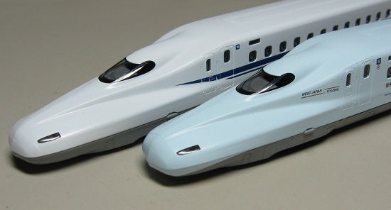 トミックスのN700系8000番台R10編成（CM撮影用