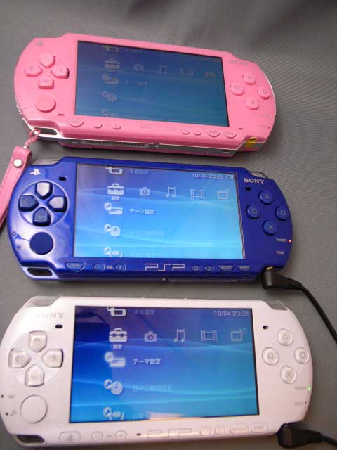 PSP-3000/18PSP３世代並べてみました
