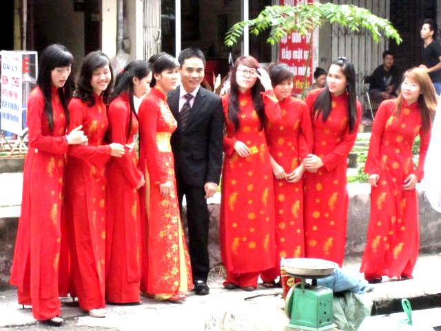 ハノイ 結婚式のシーズン到来 ベトナムのハノイでオーダーメイドファッション 楽天ブログ