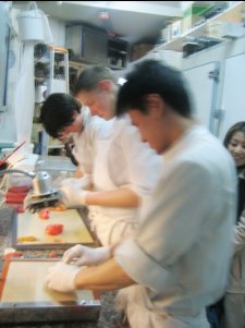 研修生 パティシエ 貫井 淳 飴細工に挑む」 | 「Yoshimi Paris