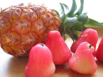 沖縄の珍しいフルーツ レンブ ほどほどのグラトニーを探して 楽天ブログ