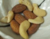 nuts vitaminE.jpg