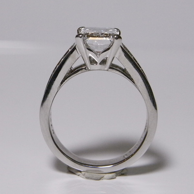 2．05ct ダイヤモンド エメラルドカットリング ≪ 家宝になる指輪のご紹介です。≫ | 横浜元町宝石店長のブログ - 楽天ブログ