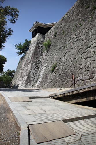 松山城登山道02