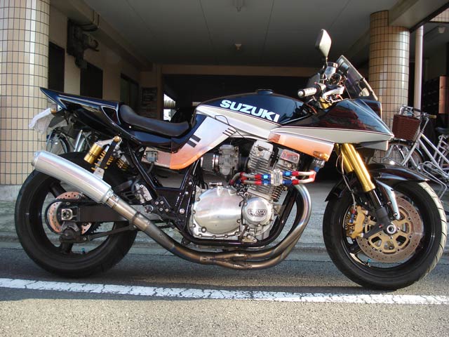 GSF1200S カタナ仕様 カスタム多数 調子絶好調で車検もほぼ2年