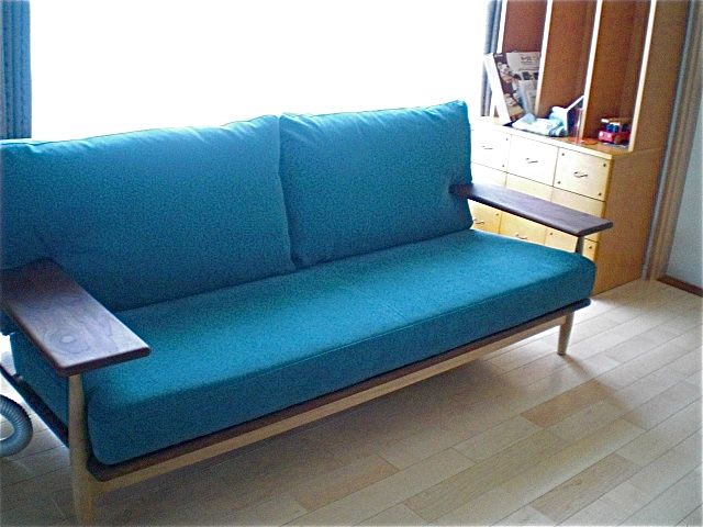 柏木工のソファと、久和屋のテレビボードをお届けしました