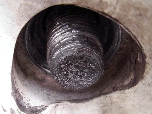 ハブボルト破損