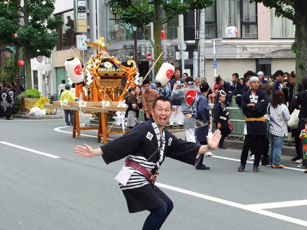 浜松睦会＞豊橋まつり神輿渡御に参加させていただきました │ 祭り用品専門店【祭すみたや】の公式ブログ