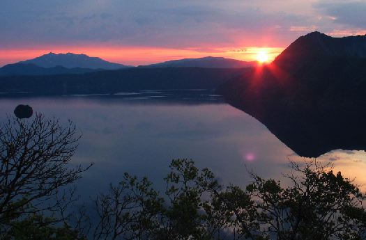 摩周湖の夜明け