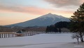 鶴の舞橋と岩木山　絶景の宿　つがる富士見荘