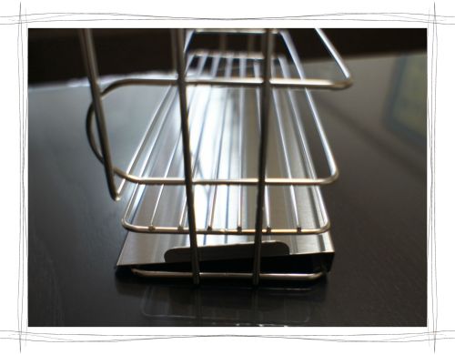 斜めトレー付き　洗剤スポンジラック