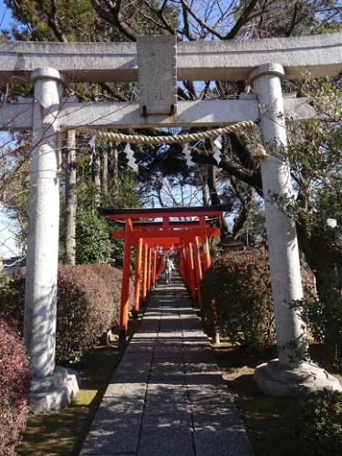 尾曳稲荷神社.jpg
