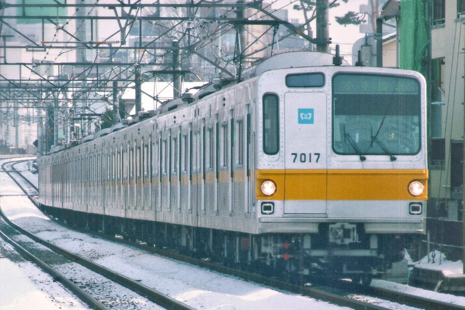 雪の中を走る西武池袋線 | 花見友紀の「鉄道のある日常」 - 楽天ブログ