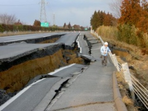 東日本大震災2.jpg