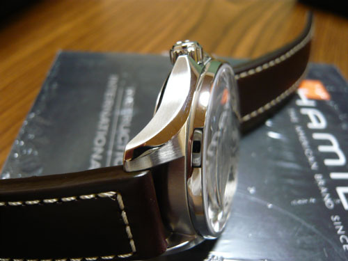 hamilton_khaki_pilot_side.jpg