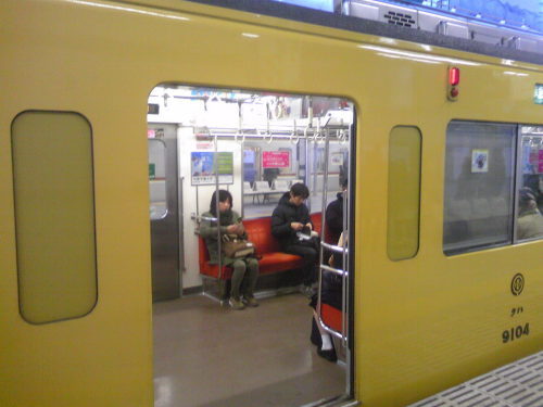 Door of Seibu 9000 Series