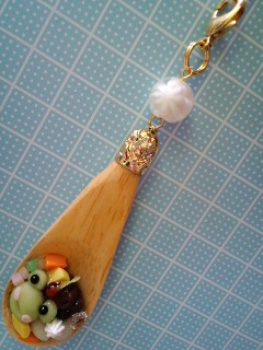 カエル玉あんみつ　全体.jpg