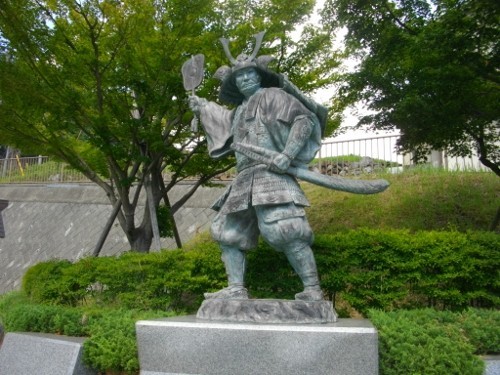 天目山武田勝頼像 (500x375).jpg