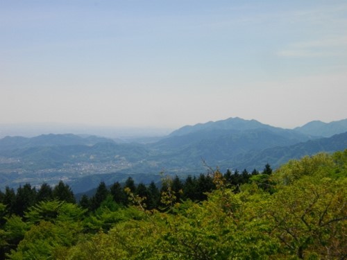 陣馬山山頂相模湾 (500x375).jpg