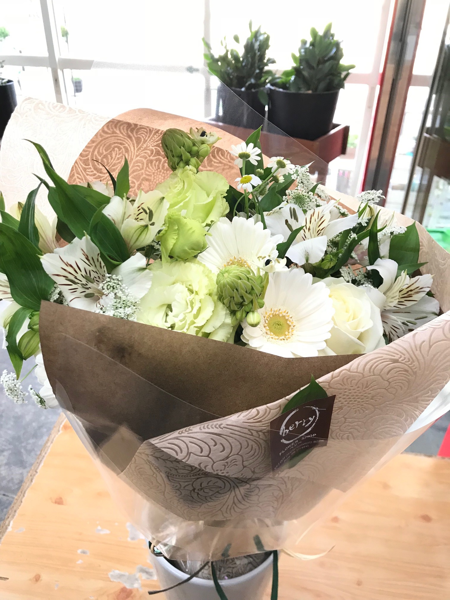 2月 白いお花とバレンタインデー Flower Shop Berryのブログ 楽天ブログ