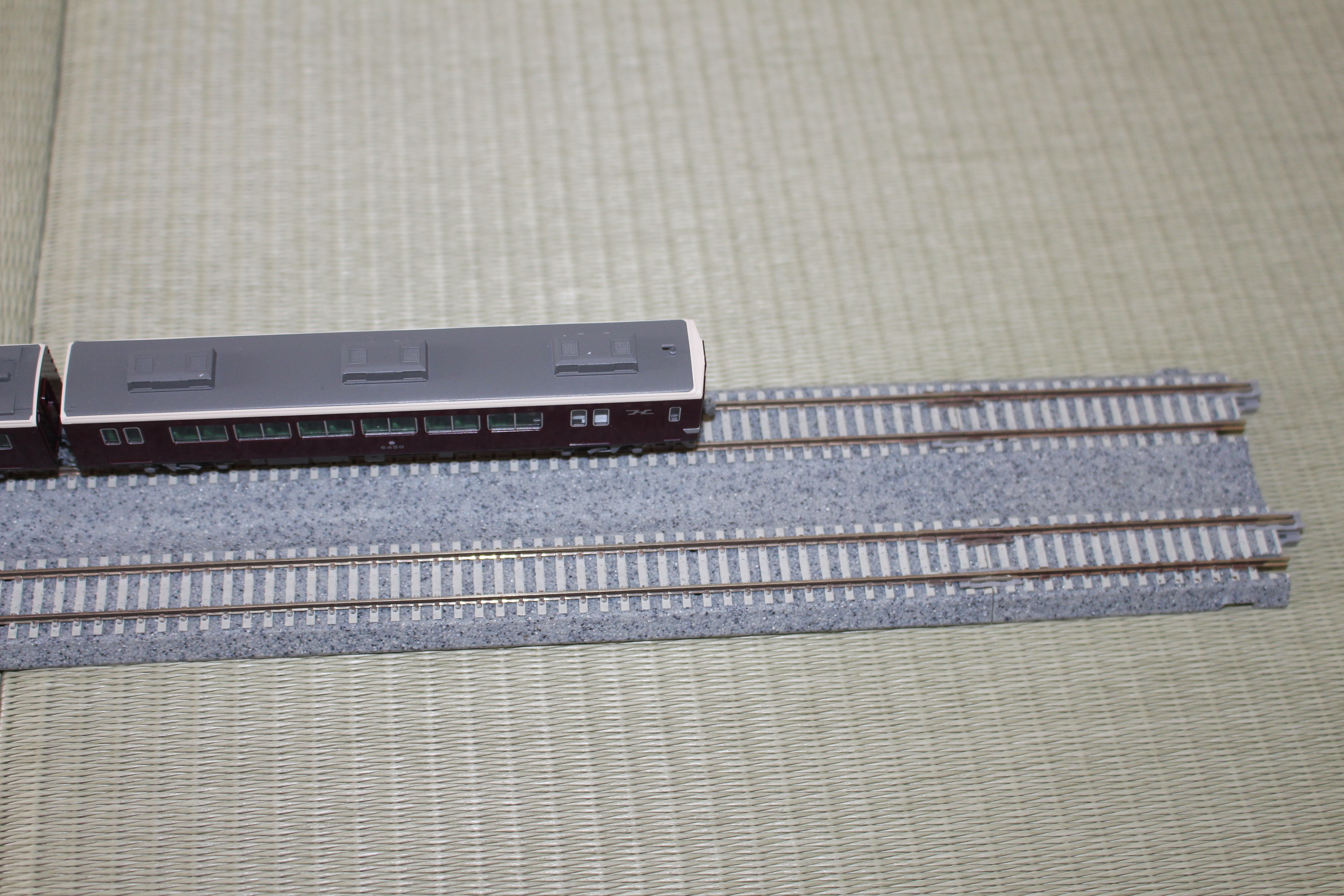 KATOの線路で20m車8両の長さをちょっと検証 | 雪の新幹線 - 楽天