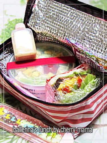 サラスパと白パンサンドのお弁当１５.jpg