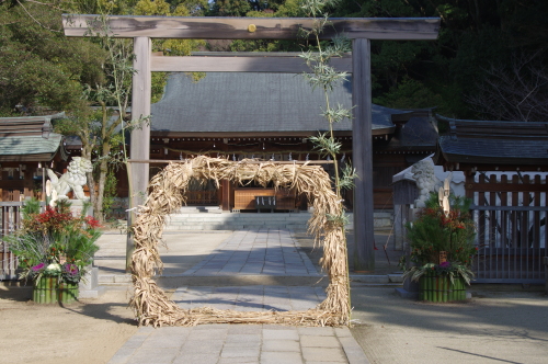 四条畷神社の茅の輪