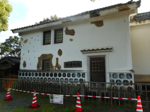 田原坂公園西南戦争戦災の土蔵 (2).JPG