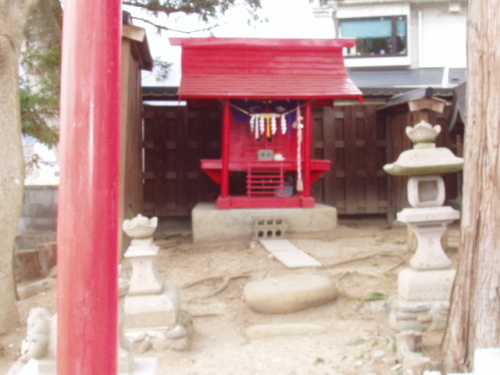 稲荷神社　祠.JPG