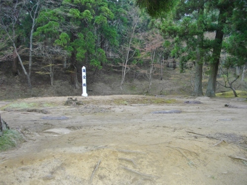 平泉毛越寺講堂跡 (500x375).jpg