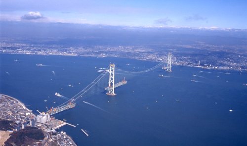 Akashi-Kaikyo_Bridge_h008.jpg