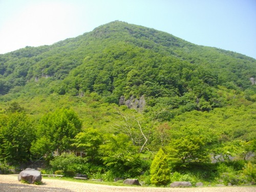 幕山公園幕山遠景 (500x375).jpg