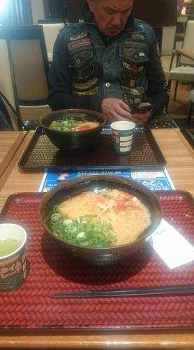 酒もんど岡山さんときつねうどん