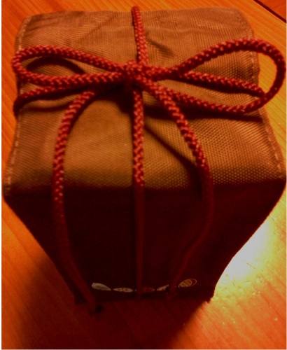 綿紐でリボン掛け