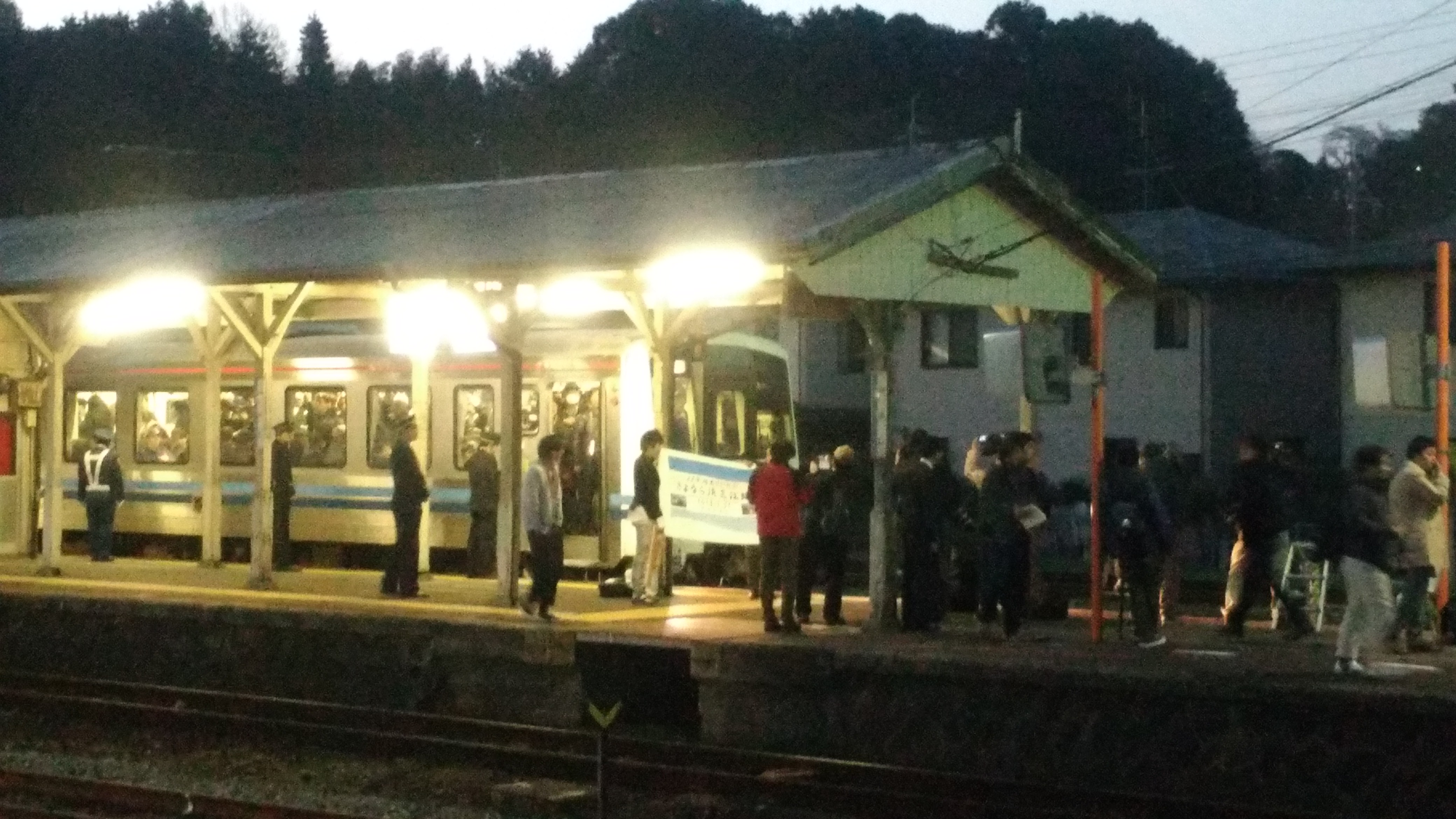 18 平成30 年3月31日 日 Jr三江線最後の運行日 三次始発と最終列車の到着 西山三郎の 品定めします 楽天ブログ