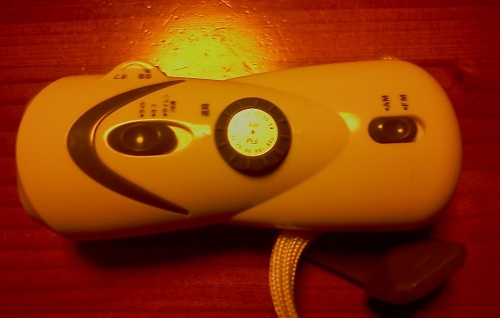 ライト付きラジオ