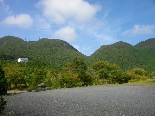 東海道箱根宿元箱根お玉観音堂二子山 (500x375).jpg